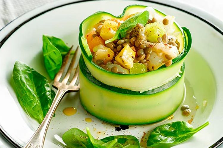 Receta apta para intolerantes a la lactosa y vegetarianos: Ensalada de espinacas con Kiwi