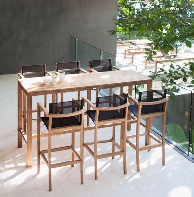 La colección XQI de Royal Botania presenta sus dos nuevas sillas diseñadas para espacios exteriores con diferentes intenciones.