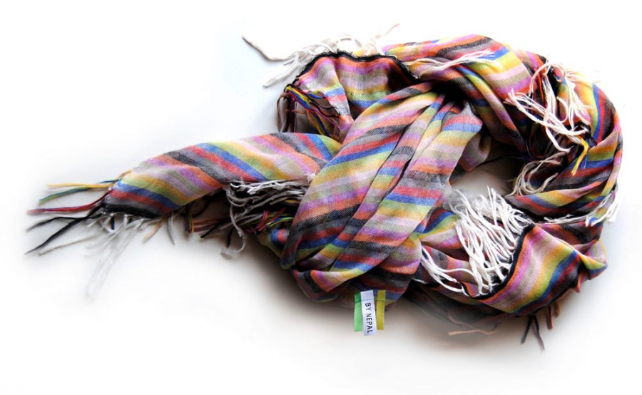 El Manaslu inspira el nuevo foulard de By Nepal
