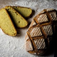 Pan de maíz y cúrcuma... ¿el mejor para consumir en verano?