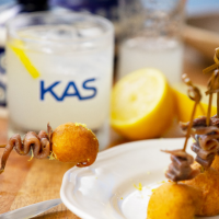 Buñuelo de anchoa y membrillo, la receta de Gipsy Chef perfecta para combinar con KAS