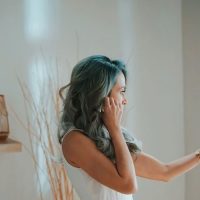 cómo hay que cuidar una melena con canas