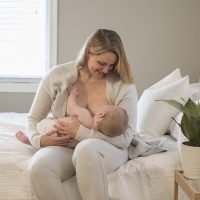 Masajes en el pecho: técnicas y beneficios para la lactancia