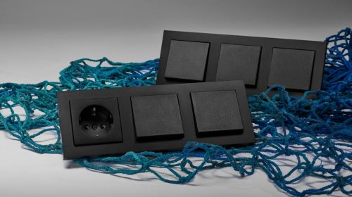 Merten, el primer interruptor hecho con plásticos reciclados del océano