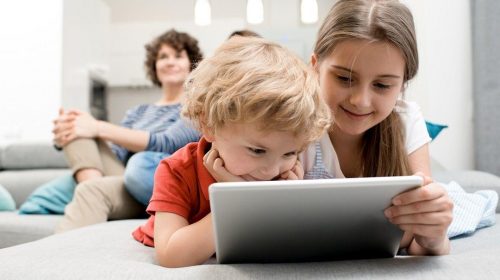 Vacaciones sin pantallas? Qustodio da 7 tips para equilibrar la vida online y offline de los menores