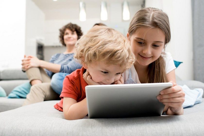 Vacaciones sin pantallas? Qustodio da 7 tips para equilibrar la vida online y offline de los menores