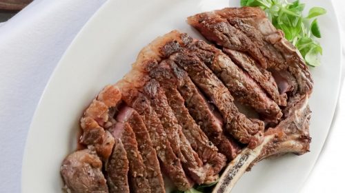 cómo comer un buen chuletón a la piedra