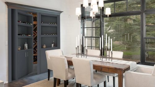 Los tipos de puertas invisibles que se integran dentro de la decoración de una vivienda