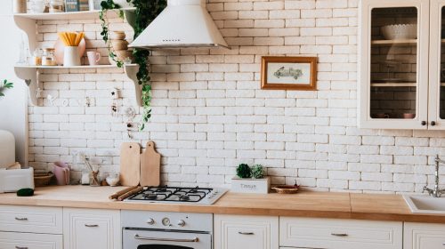 Consejos profesionales para mantener la cocina impecable.