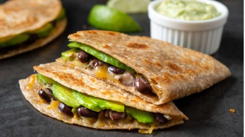 Recetas: Quesadillas de aguacate, judías y queso con crema de aguacate
