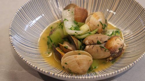 Pak Choi con almejas en salsa verde by Rodrigo de la Calle