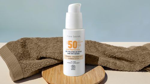 Rutina facial matutina:el protector solar con color de Alma Secret 3 en 1.