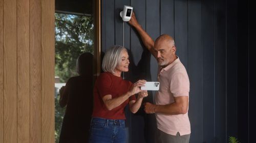 Cómo acompañar y ayudar a nuestros mayores con la seguridad inteligente.