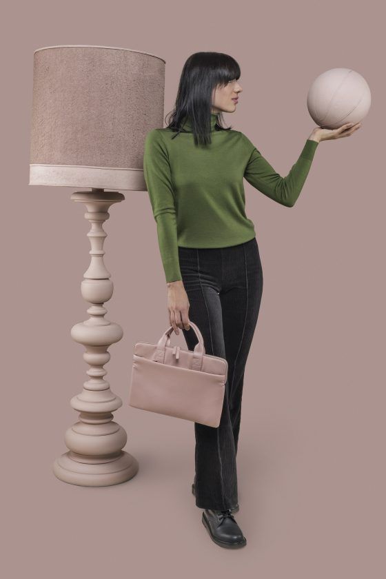 Línea de maletines ultradelgados de Tucano Efecto Piel: Elegancia y funcionalidad.