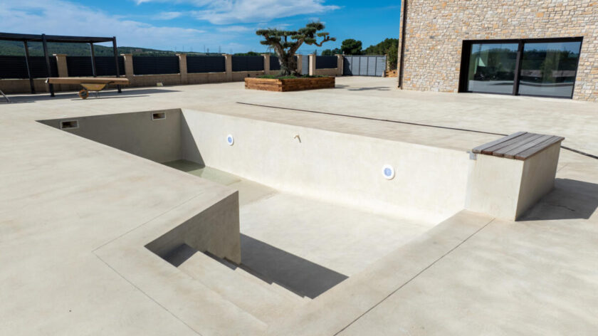 La evolución del revestimiento continuo para piscinas en la arquitectura contemporánea La evolución del revestimiento continuo para piscinas en la arquitectura contemporánea