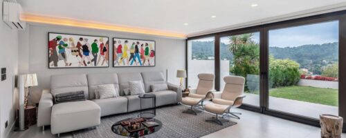 salón con gran ventanal
