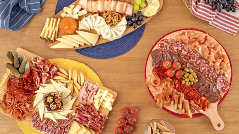 Cómo crear la tabla de quesos y embutidos perfecta. Cómo crear la tabla de quesos y embutidos perfecta.
