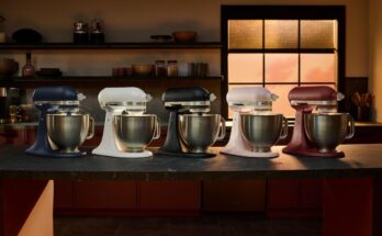 KitchenAid reinventa su icónico robot de cocina.