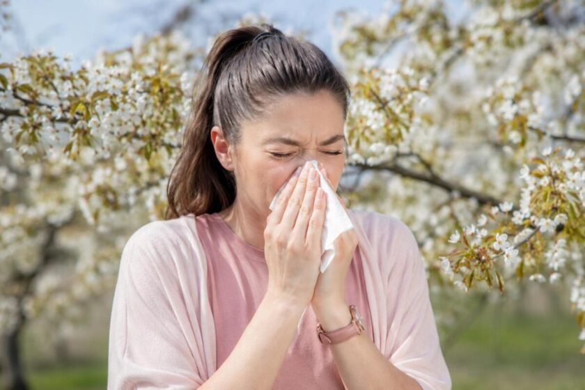 ¿Tienes alergia al polen? Tratamientos de medicina estética que debes evitar