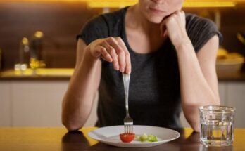 Las dietas estrictas en menopausia no solo no funcionan, sino que pueden ser contraproducentes.