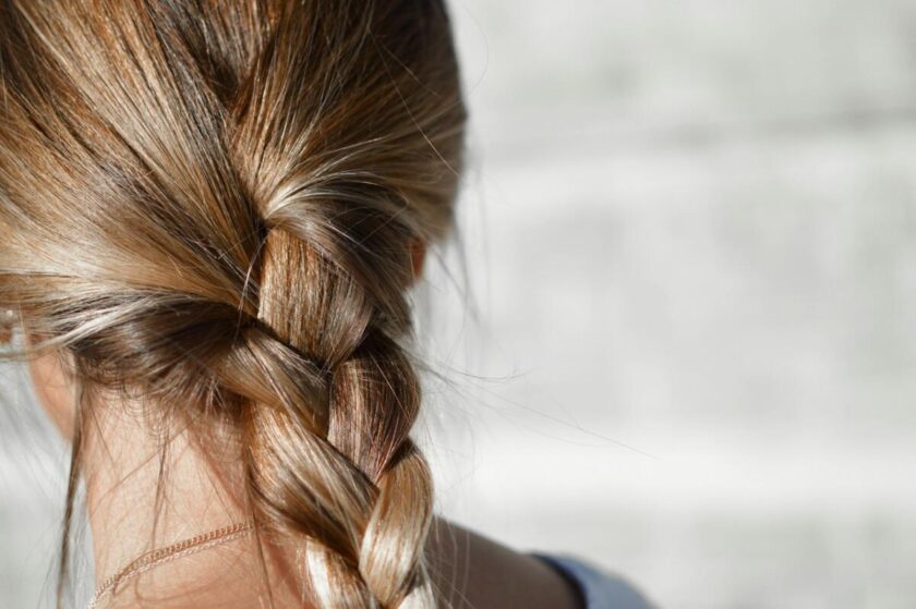 Un tricólogo desmonta 7 mitos sobre la caída del cabello.