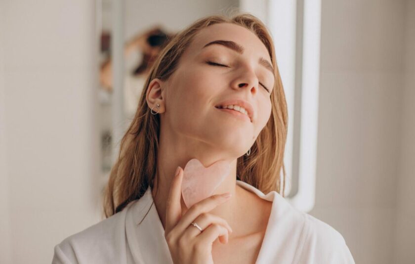 Por qué la medicina tradicional china recomienda Gua Sha facial en otoño.